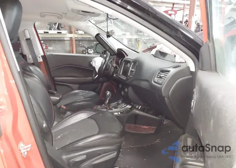 2019 Jeep Compass Trailhawk 4X4 z USA, uszkodzony, nr VIN 3C4NJDDB2KT668152